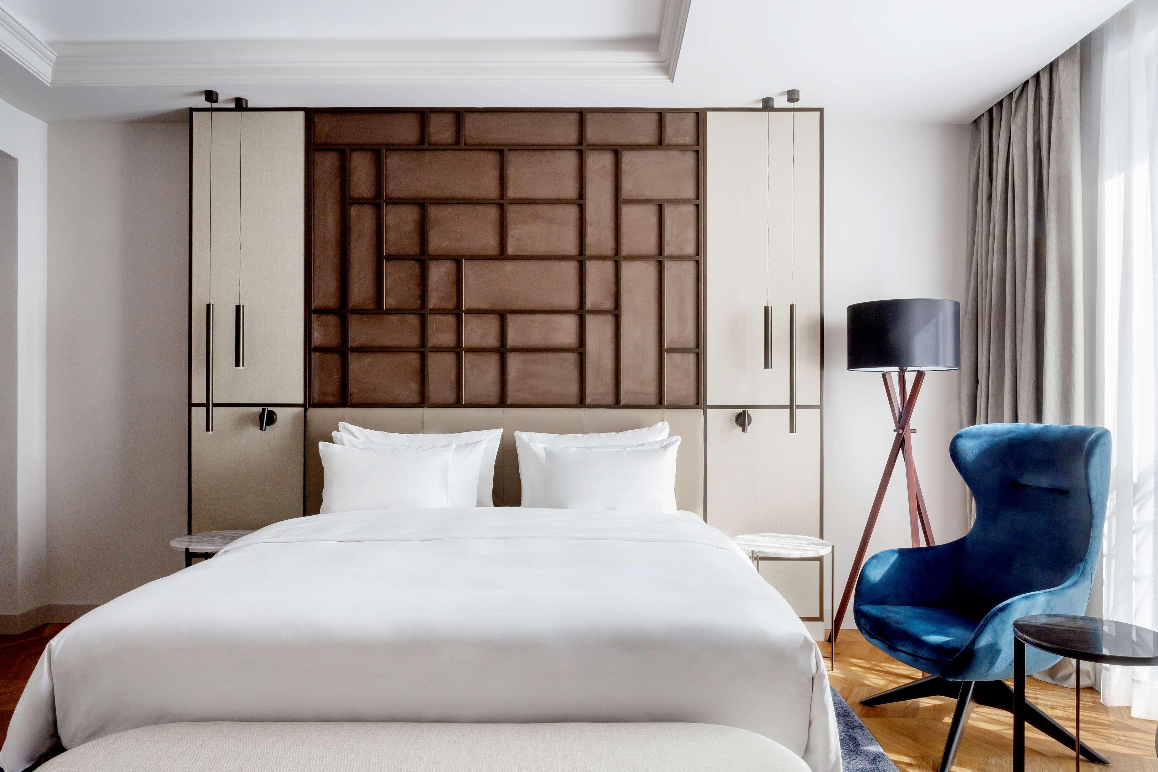 Radisson Collection Hotel, Magdalena Plaza Sevilla Экстерьер фото A bedroom at the hotel