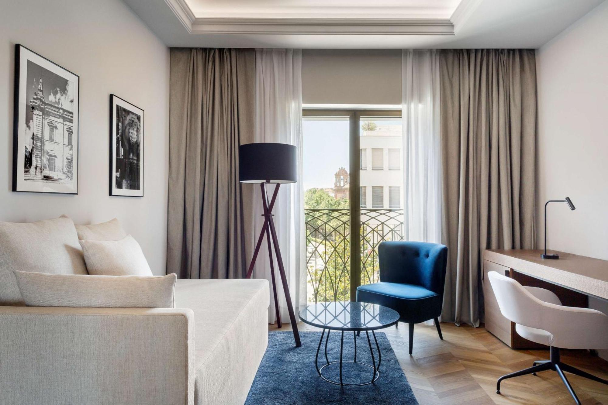 Radisson Collection Hotel, Magdalena Plaza Sevilla Экстерьер фото A room at the hotel